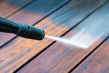 Why diy doesnt work well for deck cleaning