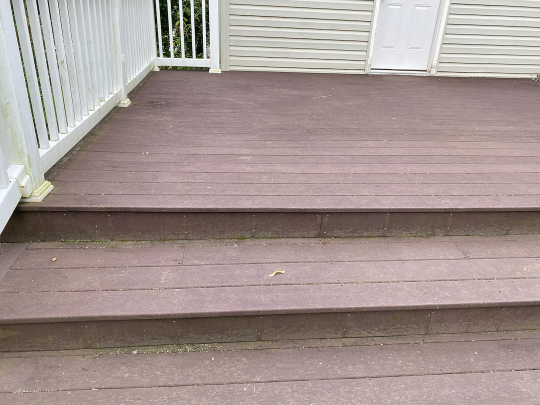 Composite deck cleaning in College Hill Easton PA