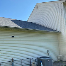 Expert-House-Washing-in-Easton-PA-Vinyl-Siding-Mildew-Removal-by-Water-Brothers 2