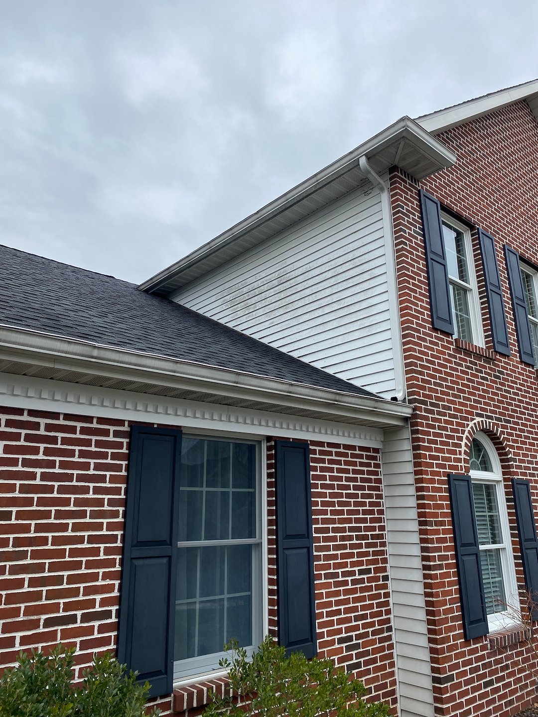 House Washing in North Bethlehem, PA | Brick & Vinyl Mold Removal