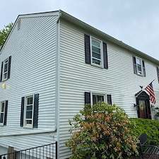 House-washing-Soft-washing-an-oxidized-aluminum-siding-home-in-Easton-PA 1