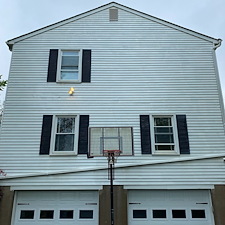 House-washing-Soft-washing-an-oxidized-aluminum-siding-home-in-Easton-PA 5