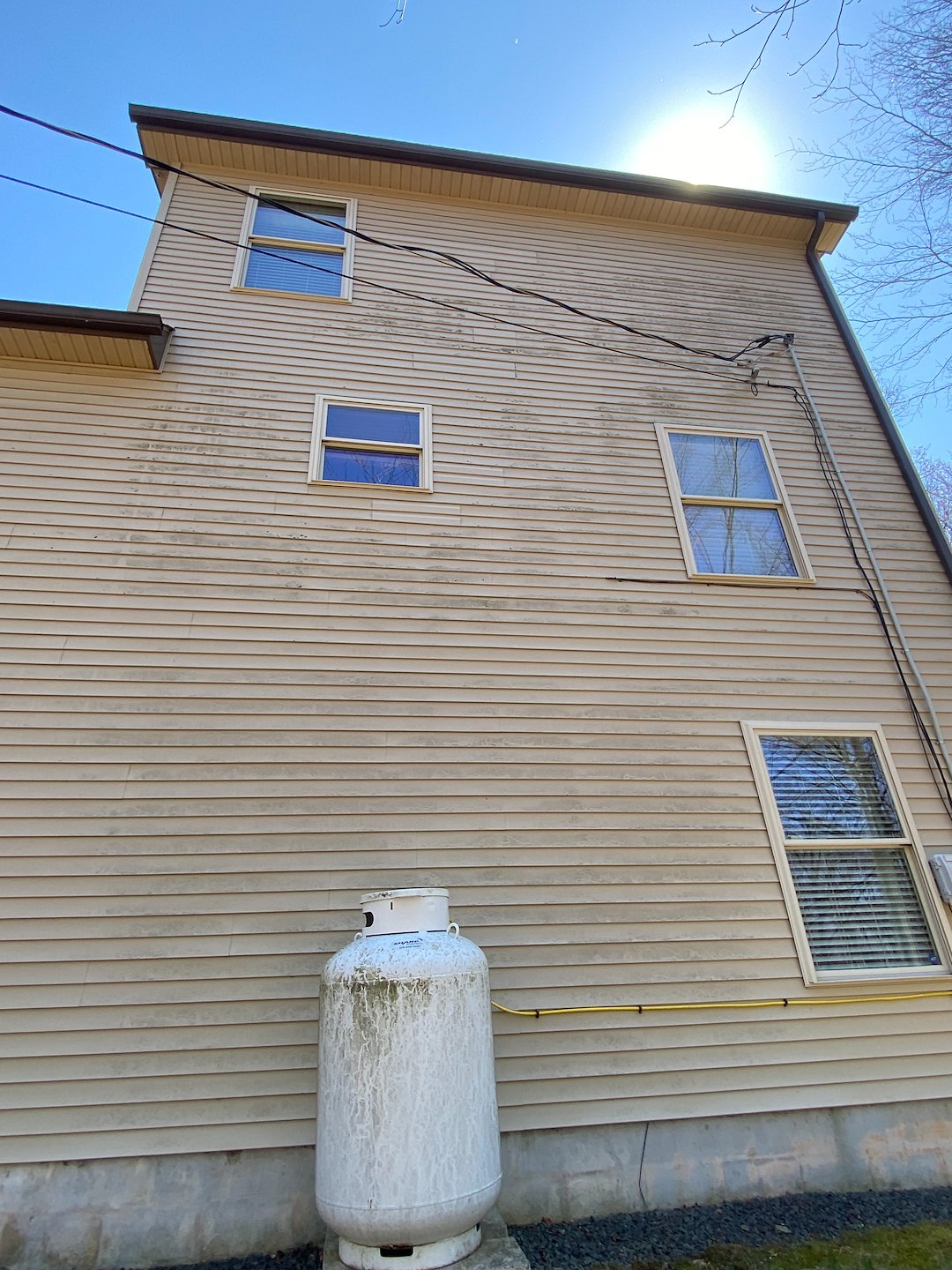 Pocono Lake PA House Washing: Vinyl Siding & Oil Tank Mold Removal