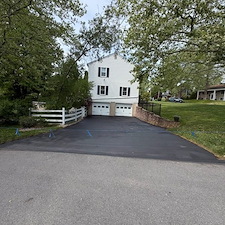 Professional-Driveway-Seal-Coating-in-Easton-PA 1