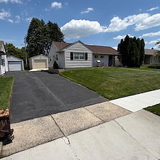 Professional-Driveway-Seal-Coating-in-Bethlehem-PA-Water-Brothers-Pressure-Washing 0