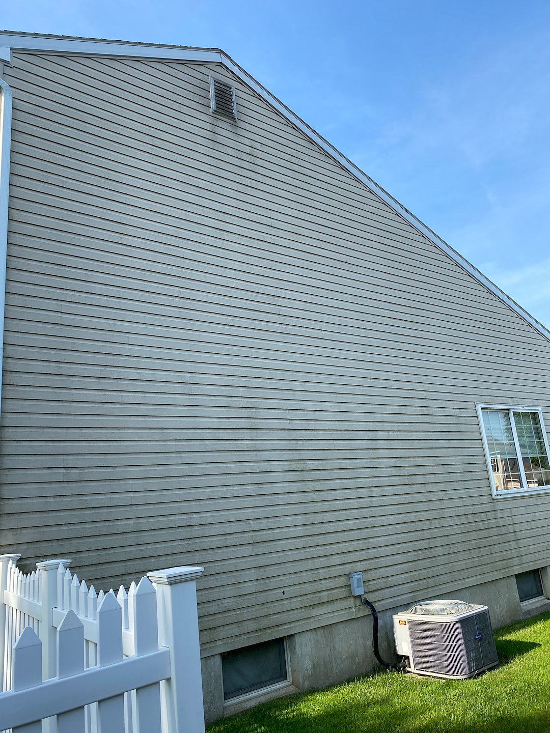 Professional vinyl siding house washing in Bethlehem PA