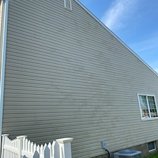 Professional-vinyl-siding-house-washing-in-Bethlehem-PA 1