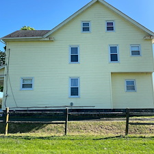 Vinyl-siding-cleaning-experts-in-Bethlehem-PA 1